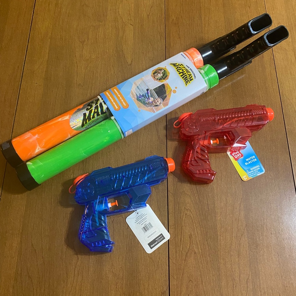 The Original Stream Machine Water Blaster set and 2 plastic water guns, new